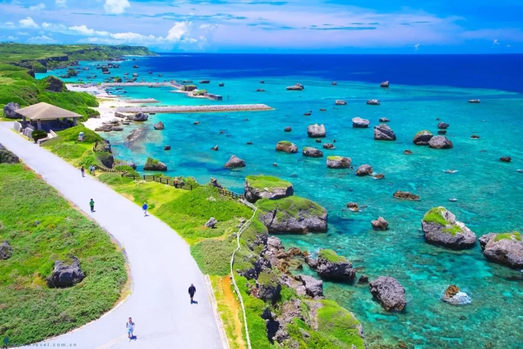 Okinawa và Quần đảo phía Nam