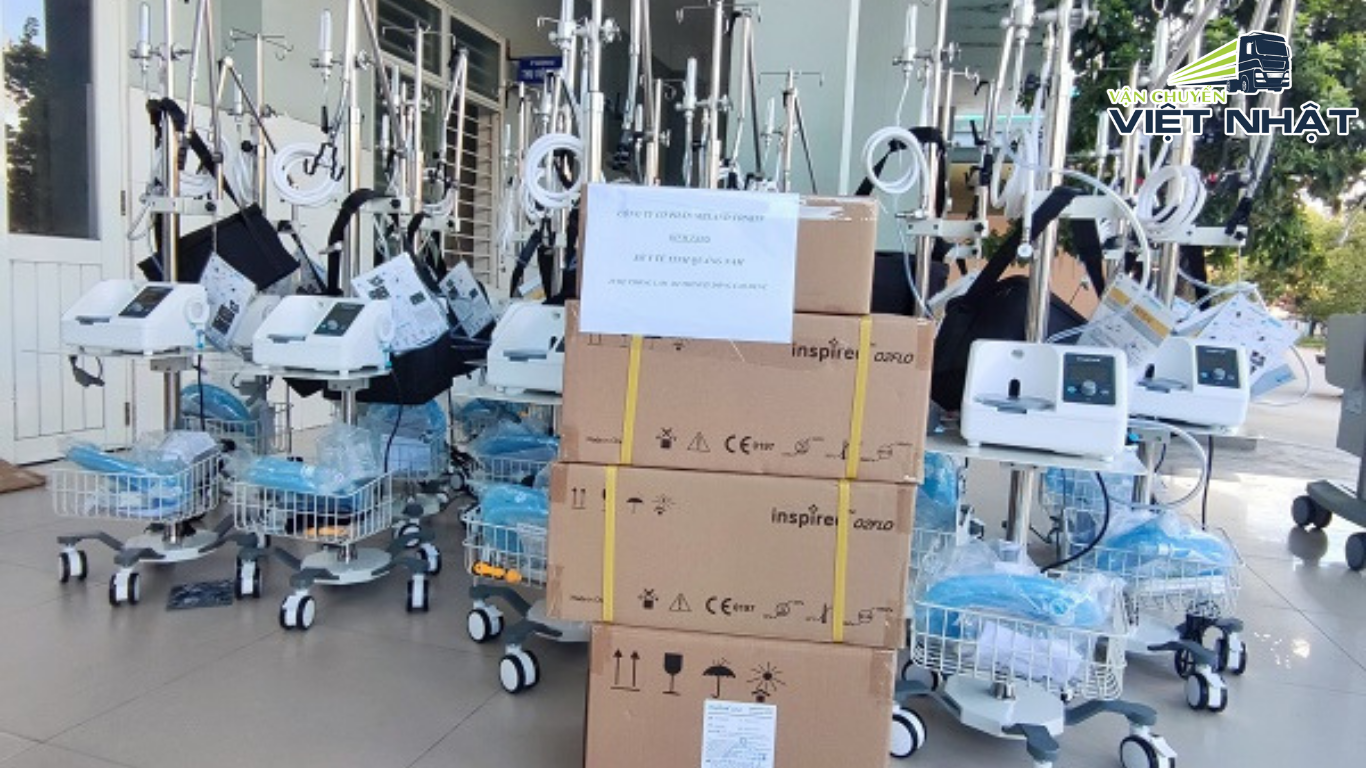 Hàng hóa viện trợ nhân đạo, viện trợ không hoàn lại dành cho cơ quan, tổ chức được phê duyệt.