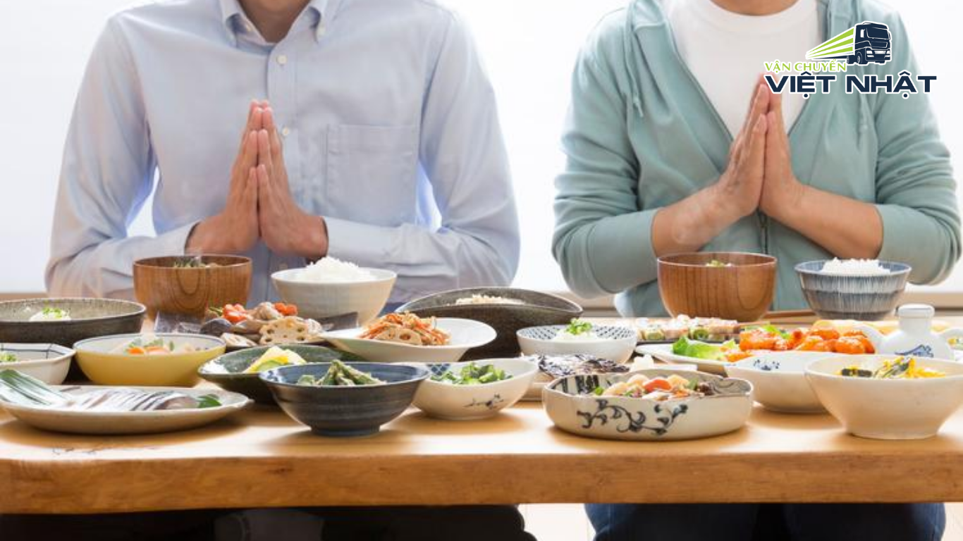 Những quy tắc trên bàn ăn Nhật mà người Việt nên biết