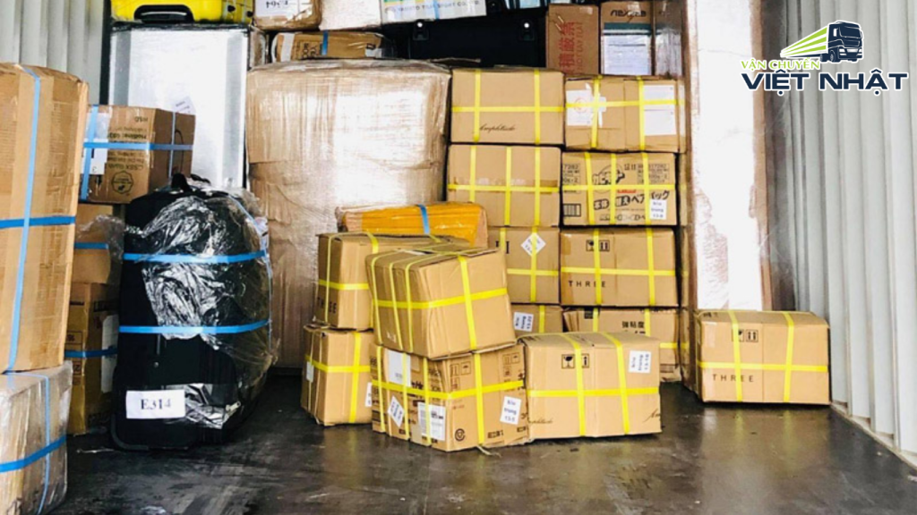 Gửi quần áo từ Việt Nam sang Nhật có dễ không?