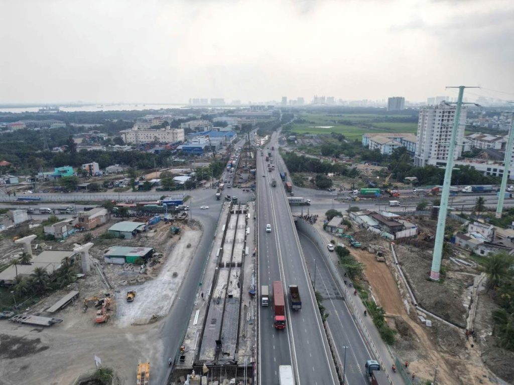 Nút giao 4 tầng ở khu Đông TPHCM thi công 10 năm, hai lần lùi đích